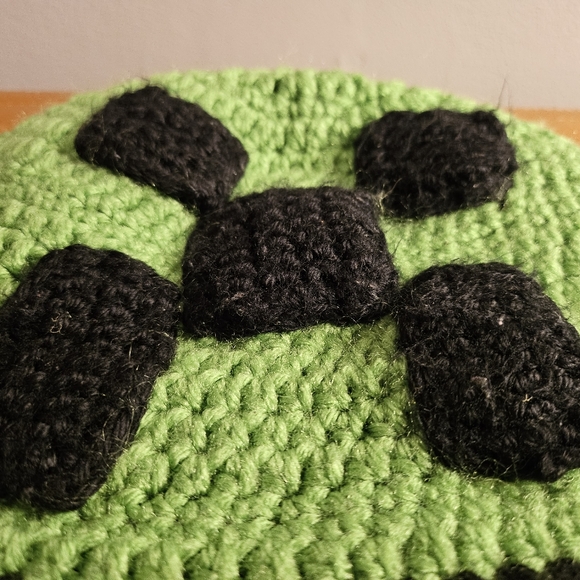 Green & Black Knitted Handmade Toque | Size Small - Picture 4 of 6